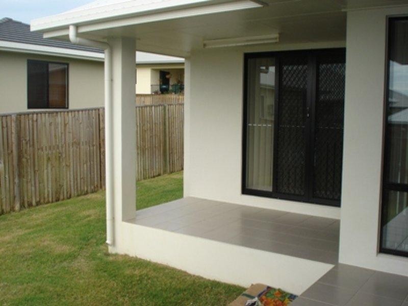 11 Helvellyn Street, Bushland Beach QLD 4818