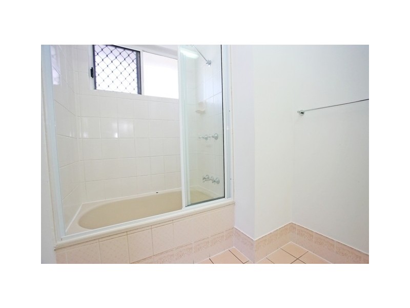 10 Amber Avenue, Rasmussen QLD 4815