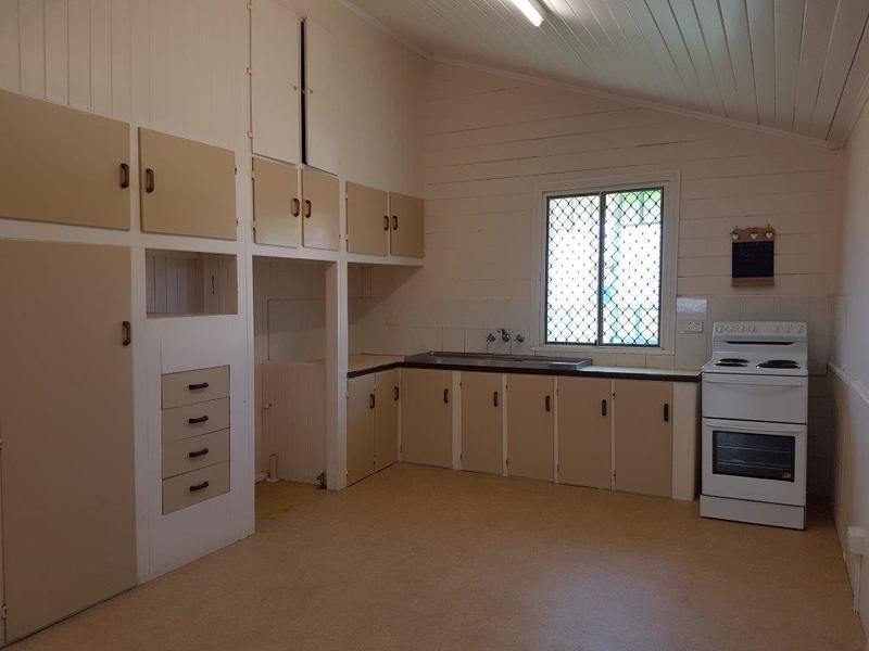 54 Park Street, Pimlico QLD 4812