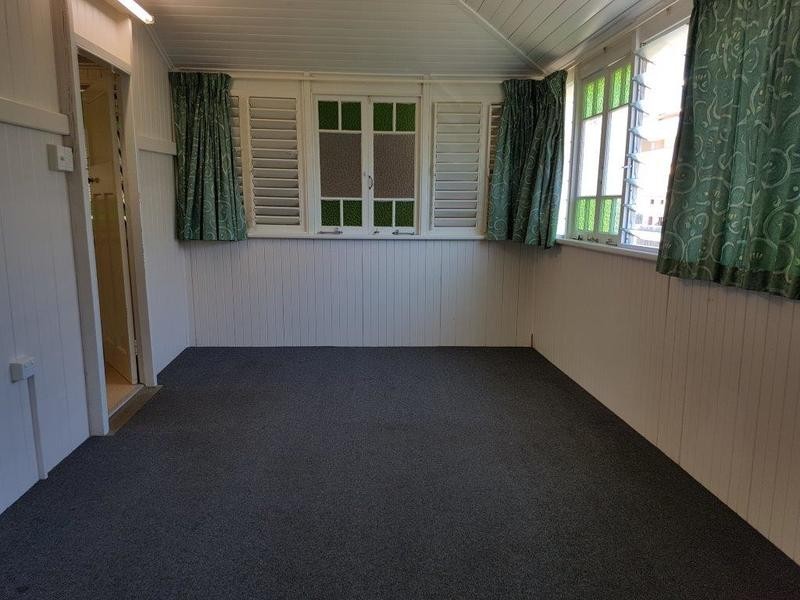 54 Park Street, Pimlico QLD 4812