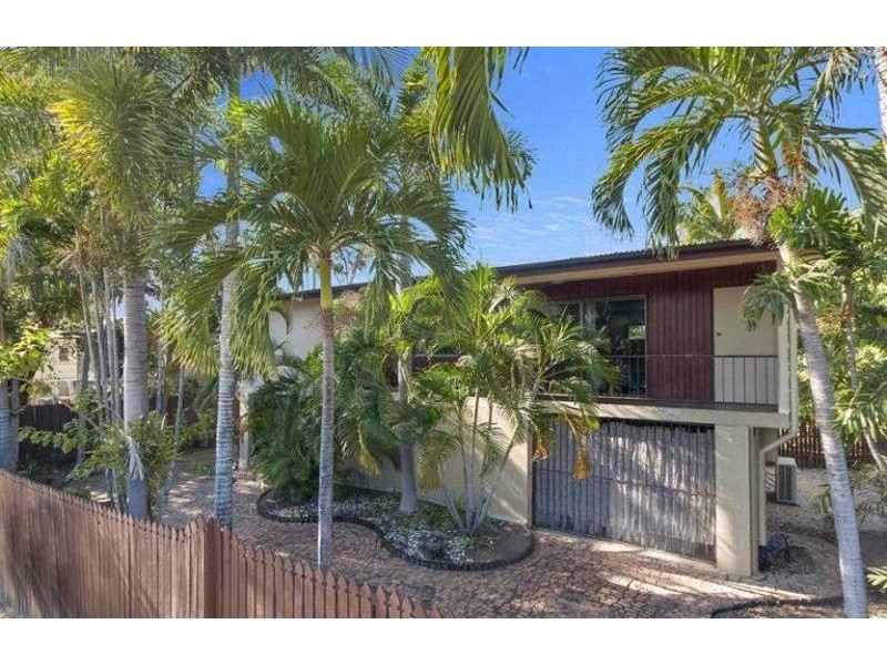 212 Charles Street, Cranbrook QLD 4814