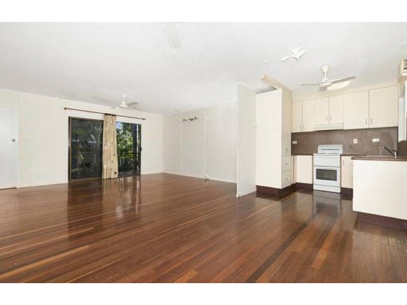 212 Charles Street, Cranbrook QLD 4814