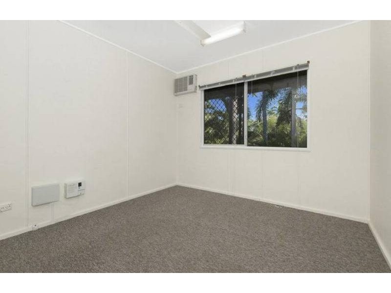 212 Charles Street, Cranbrook QLD 4814