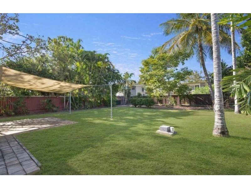 212 Charles Street, Cranbrook QLD 4814