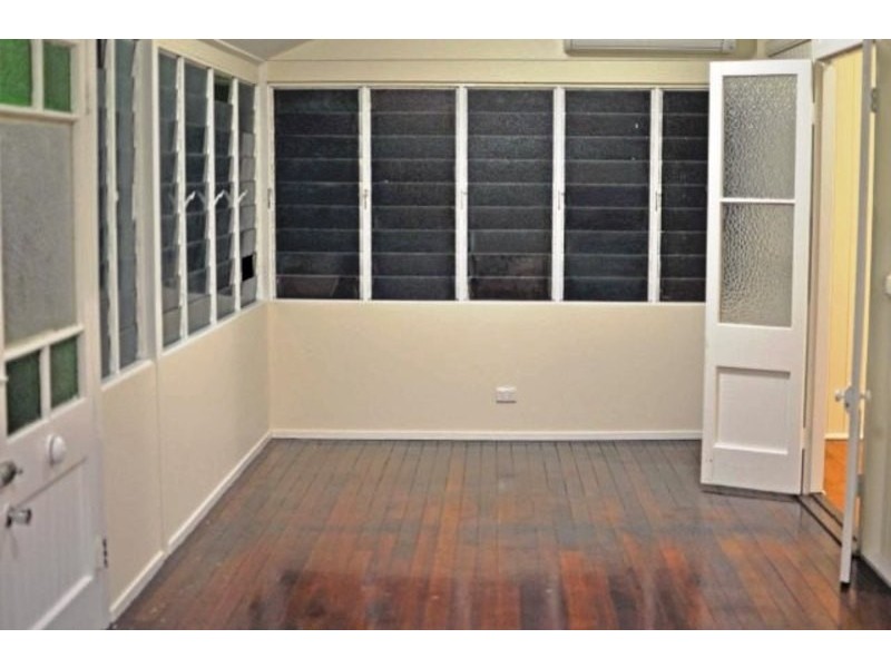 63  Tenth Avenue, Railway Estate QLD 4810