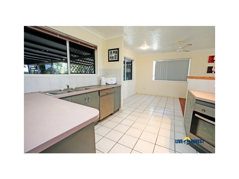 15 Feeney Avenue, Rasmussen QLD 4815