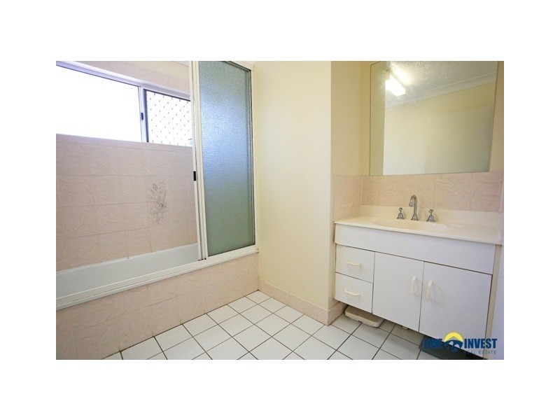 15 Feeney Avenue, Rasmussen QLD 4815