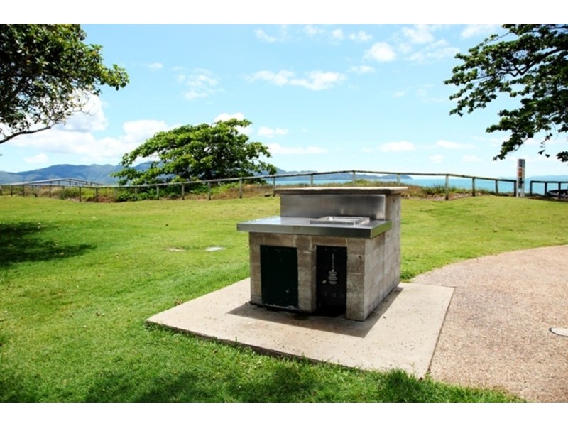 65 Wackett Street, Pallarenda QLD 4810