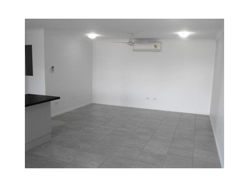 2/2 Claret Close, Condon QLD 4815