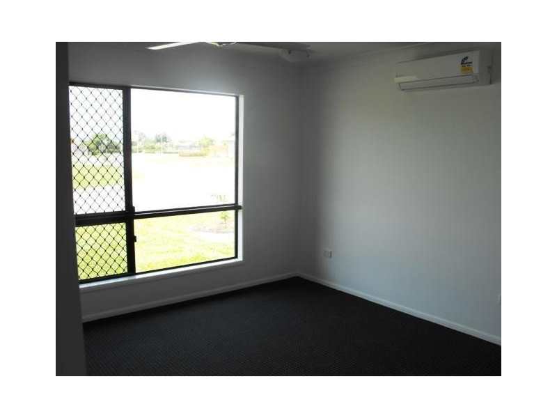 2/2 Claret Close, Condon QLD 4815