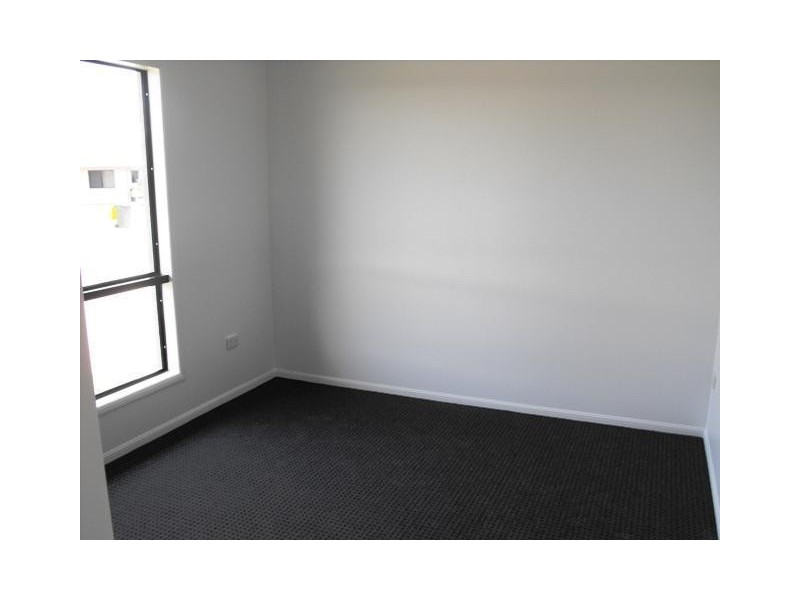 2/2 Claret Close, Condon QLD 4815