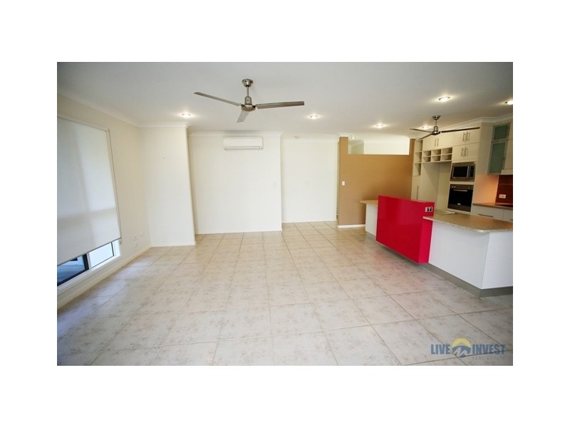 17 Hillock Crescent, Bushland Beach QLD 4818