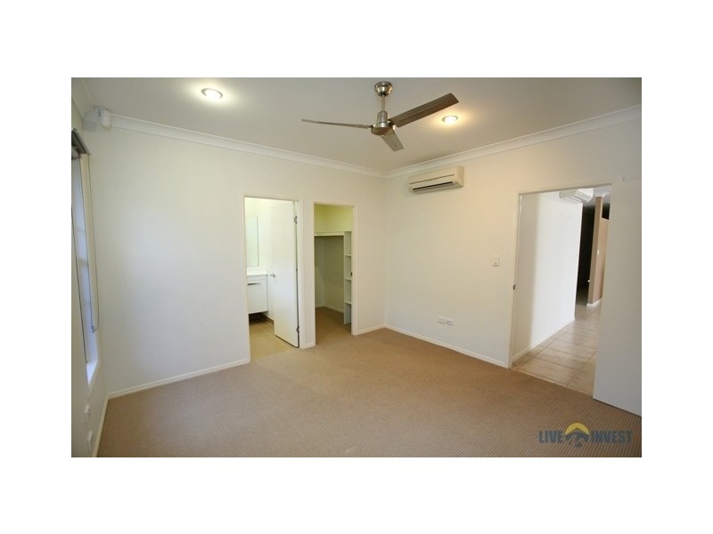 17 Hillock Crescent, Bushland Beach QLD 4818