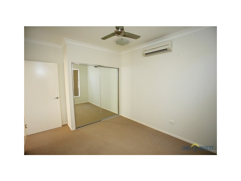 17 Hillock Crescent, Bushland Beach QLD 4818