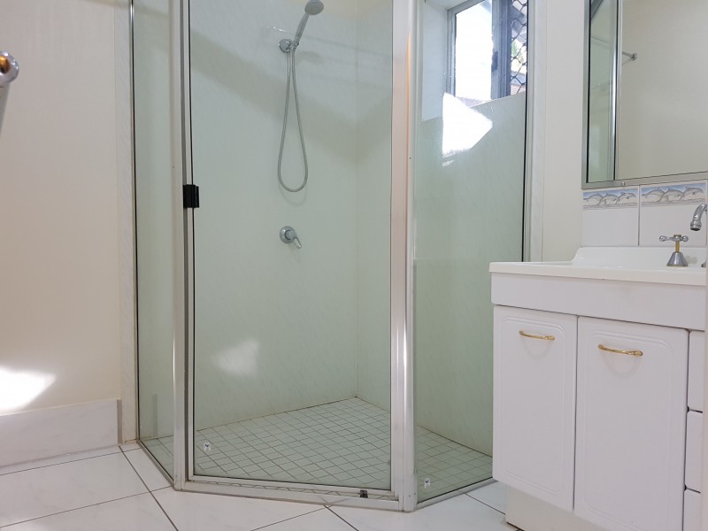 27 Manuka Court, Bushland Beach QLD 4818