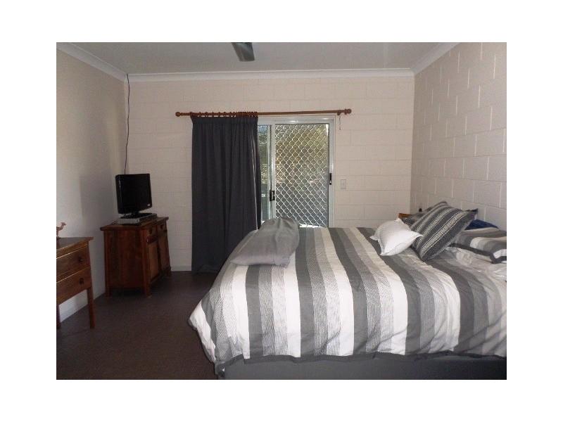 2 Weir Court, Bushland Beach QLD 4818