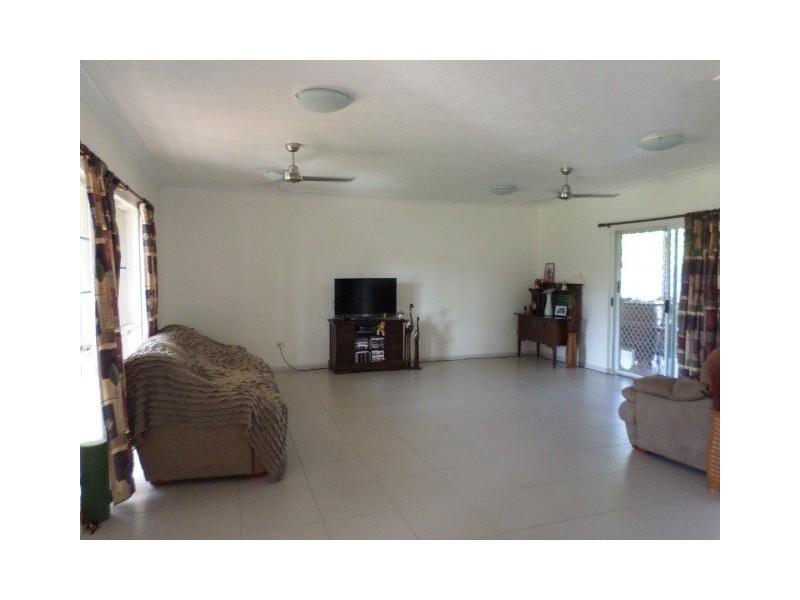 2 Weir Court, Bushland Beach QLD 4818