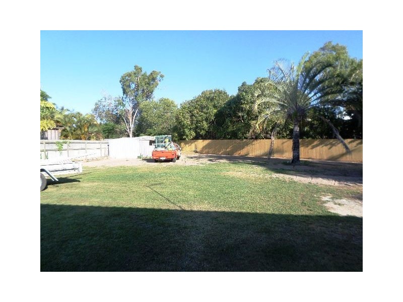 2 Weir Court, Bushland Beach QLD 4818