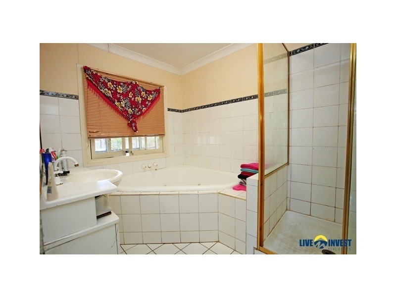 11 Jennifer Street, Kelso QLD 4815