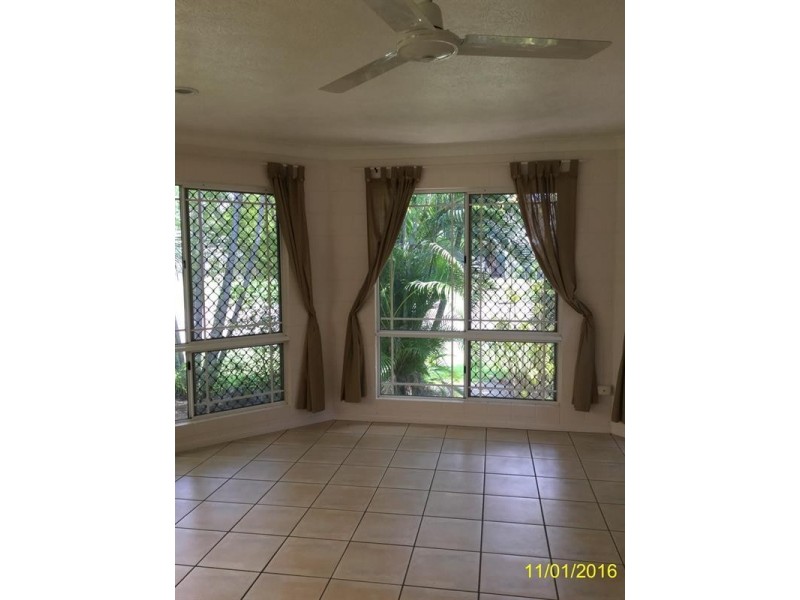 10 ROSEWOOD AVENUE, Kelso QLD 4815