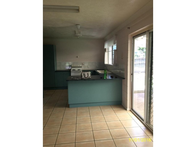 10 ROSEWOOD AVENUE, Kelso QLD 4815