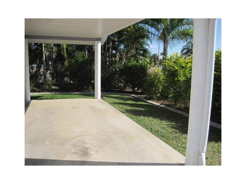 10 ROSEWOOD AVENUE, Kelso QLD 4815