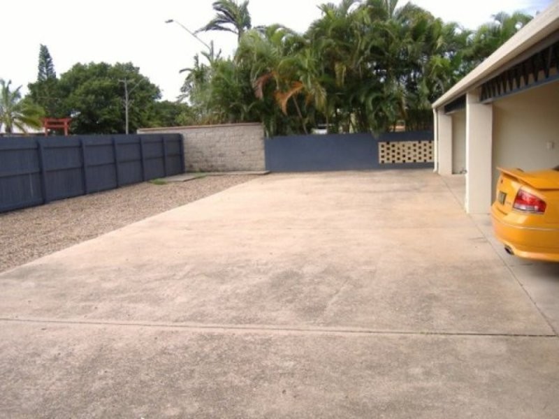 4/54 Percy Street, West End QLD 4810