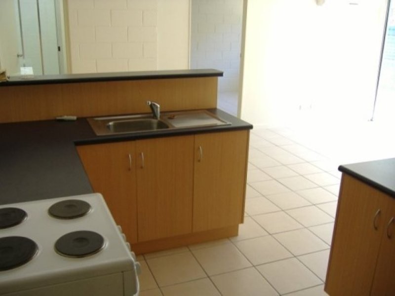 4/54 Percy Street, West End QLD 4810