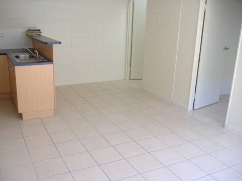 4/54 Percy Street, West End QLD 4810