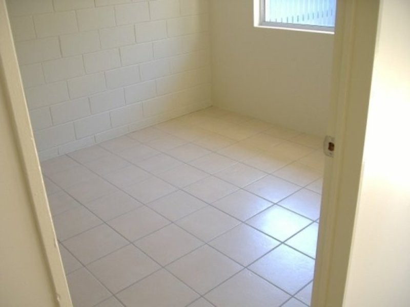 4/54 Percy Street, West End QLD 4810