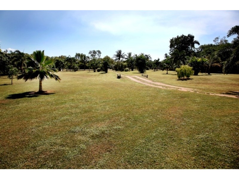 136 Toolakea Beach Road, Bluewater QLD 4818