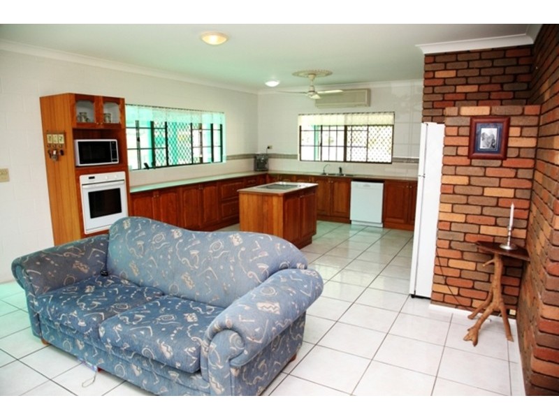 136 Toolakea Beach Road, Bluewater QLD 4818