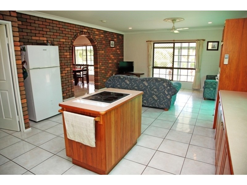 136 Toolakea Beach Road, Bluewater QLD 4818