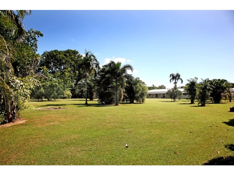 136 Toolakea Beach Road, Bluewater QLD 4818