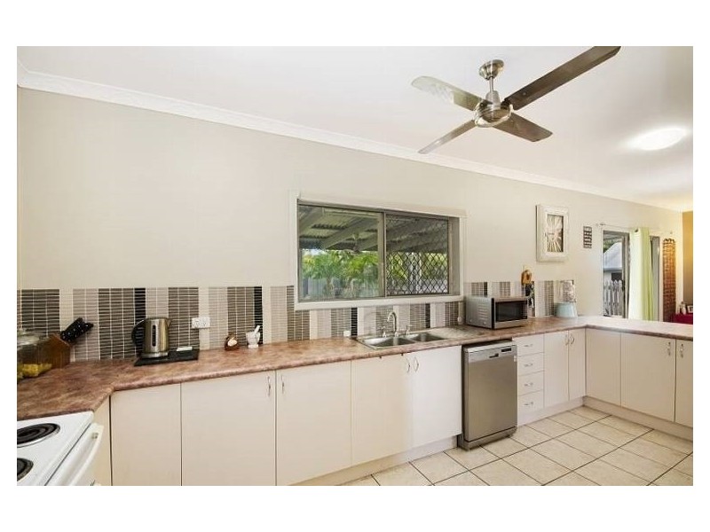 14 Mendi Drive, Bushland Beach QLD 4818