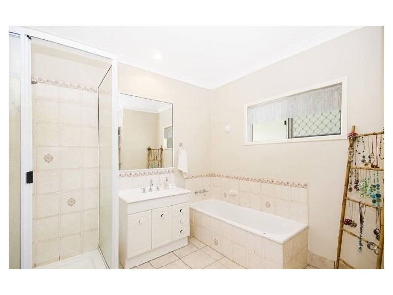 14 Mendi Drive, Bushland Beach QLD 4818