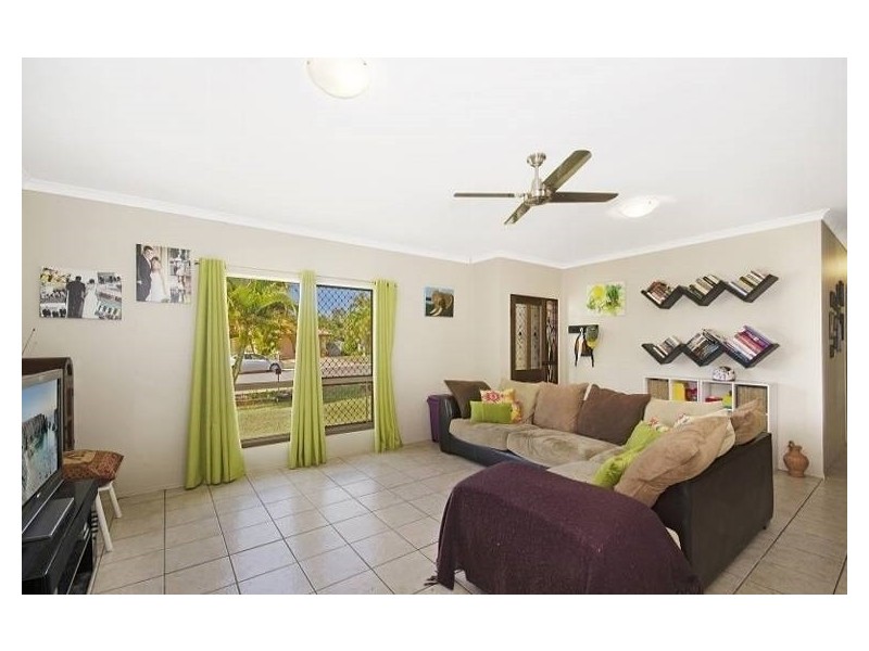 14 Mendi Drive, Bushland Beach QLD 4818