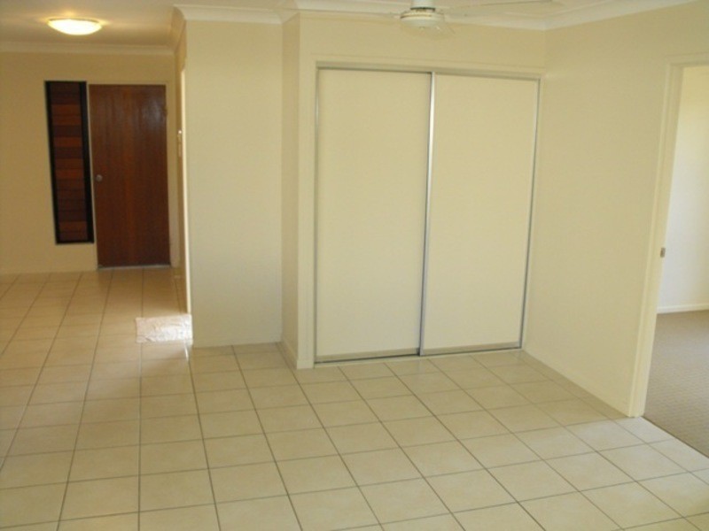 8 Congreve Street, Kirwan QLD 4817