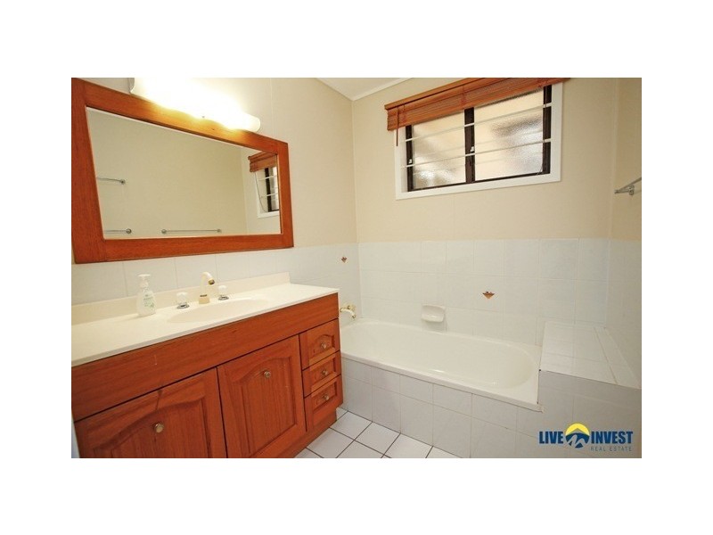 8 Eliza Street, Kelso QLD 4815