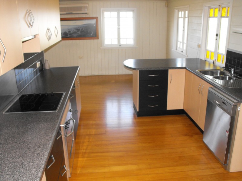 2 Latchford Street, Pimlico QLD 4812