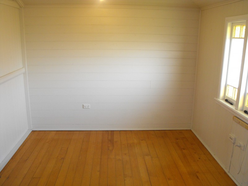 2 Latchford Street, Pimlico QLD 4812