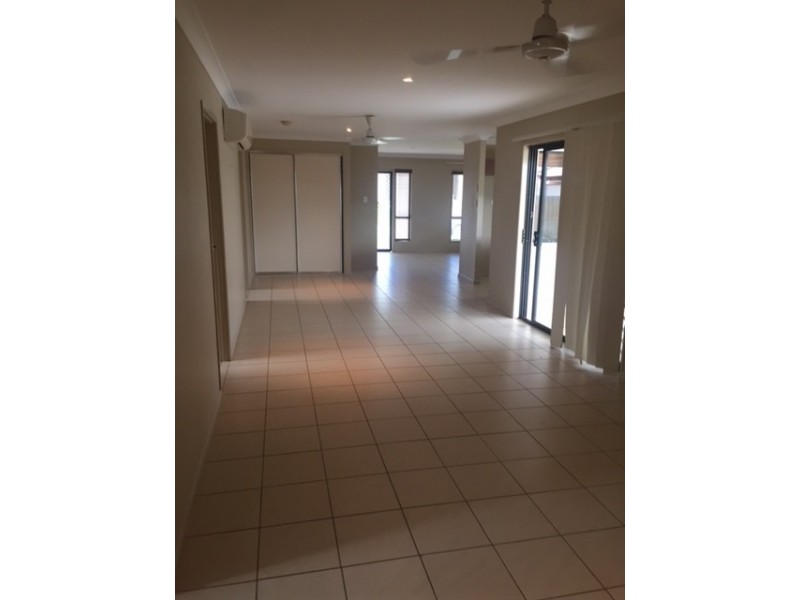 4 Ulysses Drive, Mount Louisa QLD 4814