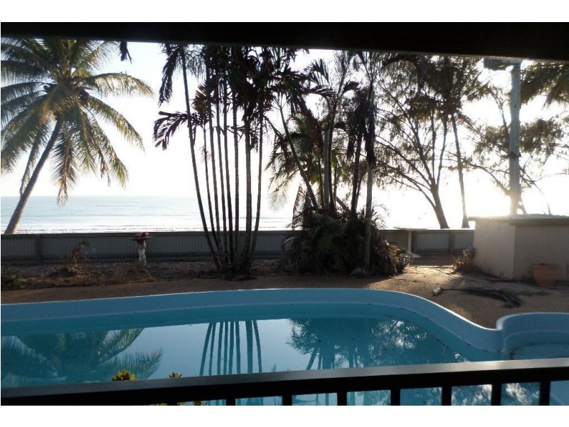 73 Cay Street, Saunders Beach QLD 4818