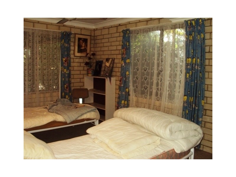 73 Cay Street, Saunders Beach QLD 4818