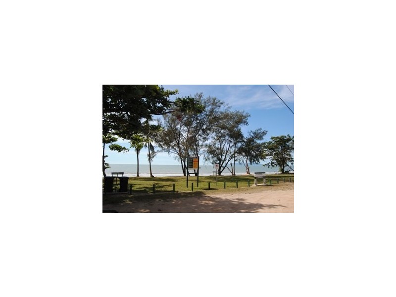 73 Cay Street, Saunders Beach QLD 4818