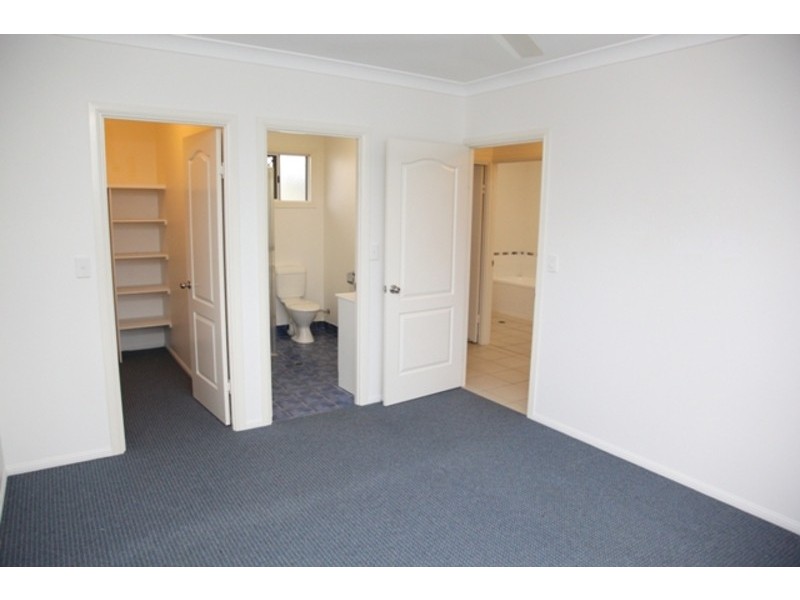 17 Bluewren Drive, Kelso QLD 4815