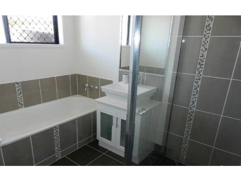 122 Daintree Drive, Bushland Beach QLD 4818