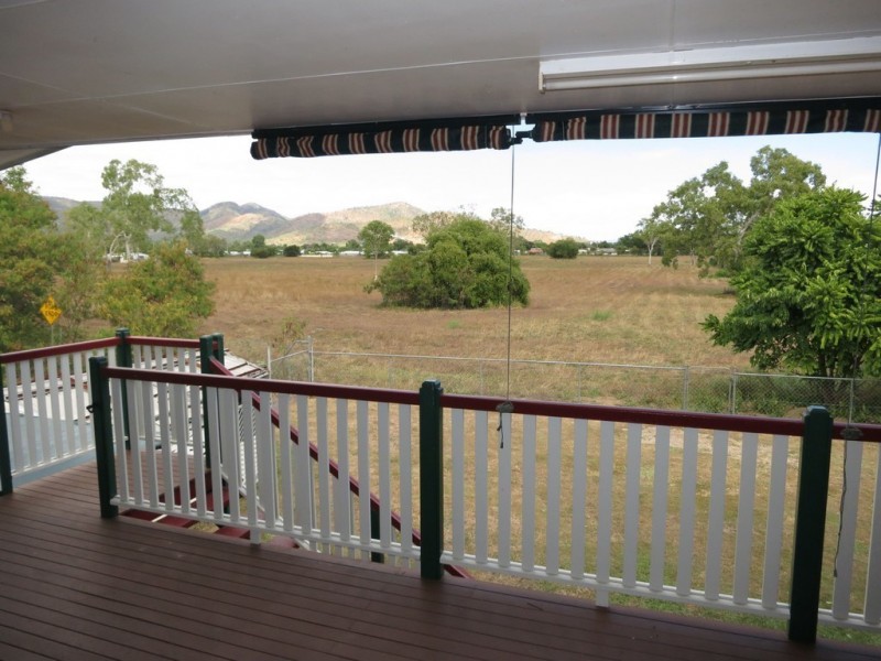 44 Dalpura Avenue, Cranbrook QLD 4814