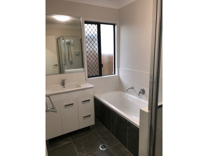 4 Delaware Green,, Mount Louisa QLD 4814