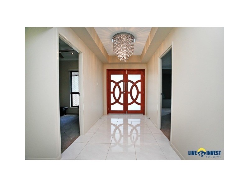 11 Beach Oak Drive, Mount Low QLD 4818